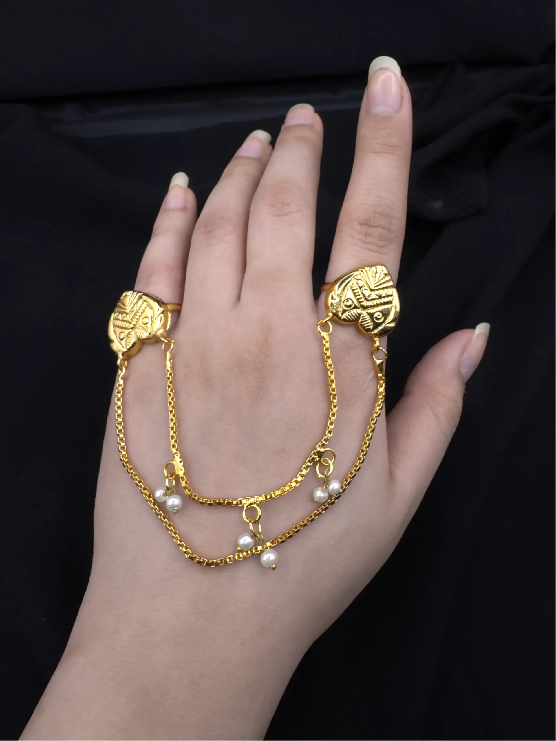 Heart-Embossed Double Ring Hand Chain.